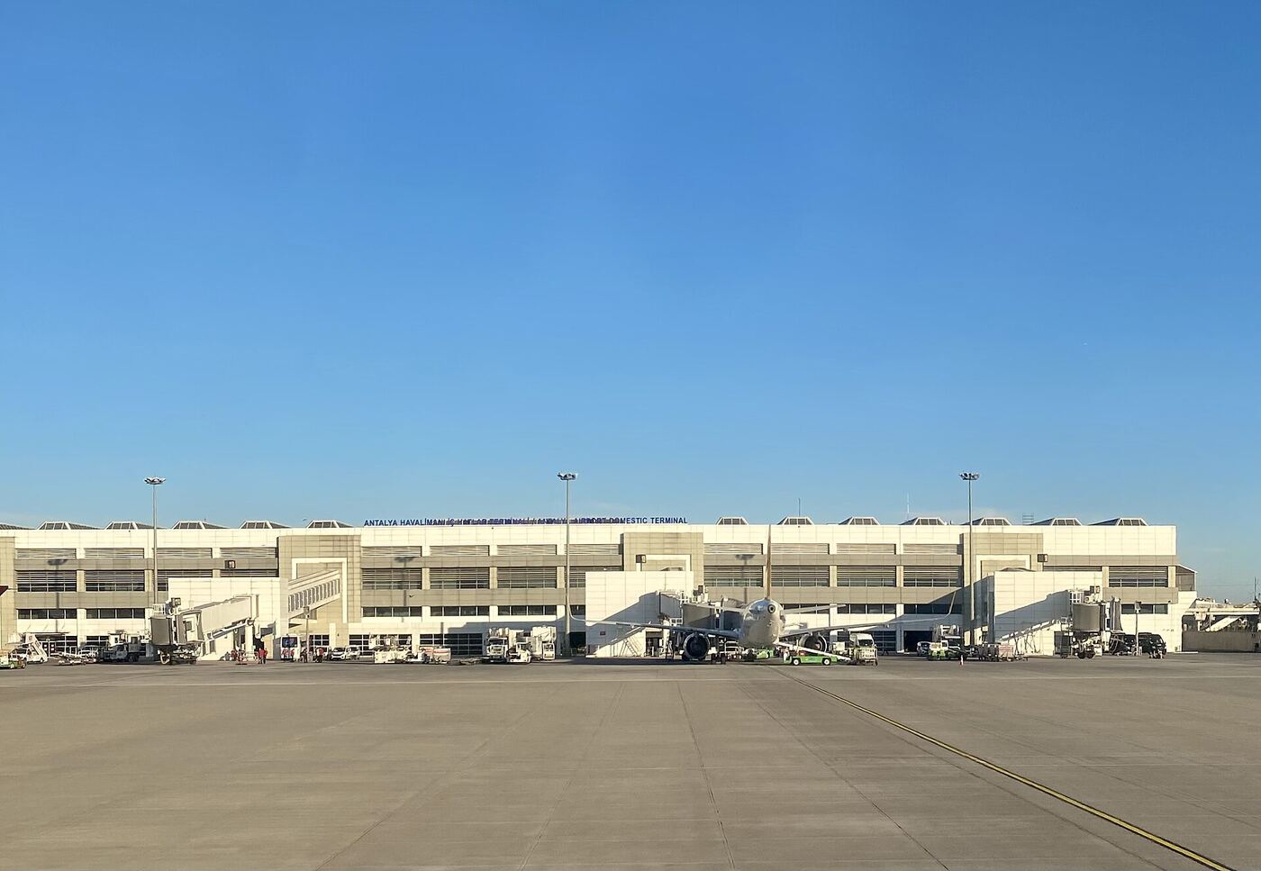 antalya airport palm trees